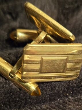 Gold-Tone Rectangular Men’s Cufflinks